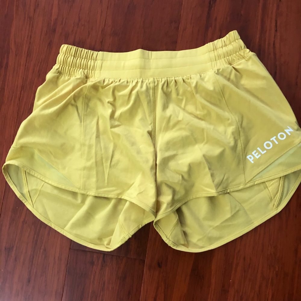 BRAND NEW peloton lululemon Hotty Hot Shorts